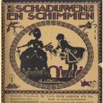 Schaduwen en schimmen. Kalender-Vloeiboek
André Vlaanderen
€ 37,50 Schaduwen en schimmen. Kalender-Vloeiboek
André Vlaanderen
€ 37,50