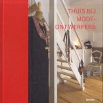 Thuis bij modeontwerpers
Barbara Witkowska e.a.
€ 15,00 Thuis bij modeontwerpers
Barbara Witkowska e.a.
€ 15,00
