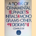 A book of ornamental alphabets, initials, monograms, and other designs
Main Street Press Staff
€ 8,00 A book of ornamental alphabets, initials, monograms, and other designs
Main Street Press Staff
€ 8,00