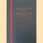 De Drukletter. Van zandgietvorm tot computer en de tweehonderd-talenproef van B.V. Drukkerij Sigma = Printing Types. From sand casting mould to computer and the Two-Hundred-Language type specimen of B.V. Drukkerij Sigma
Elisabeth d' Halleweyn e.a.
€ 20,00 De Drukletter. Van zandgietvorm tot computer en de tweehonderd-talenproef van B.V. Drukkerij Sigma = Printing Types. From sand casting mould to computer and the Two-Hundred-Language type specimen of B.V. Drukkerij Sigma
Elisabeth d' Halleweyn e.a.
€ 20,00