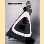 Modefotos. Eine Sammlung aus drei Jahrzehnten
Wolfram D. Svoboda
€ 10,00 Modefotos. Eine Sammlung aus drei Jahrzehnten
Wolfram D. Svoboda
€ 10,00