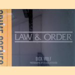 Law & Order: Crime Scenes
Dick Wolf e.a.
€ 20,00 Law & Order: Crime Scenes
Dick Wolf e.a.
€ 20,00