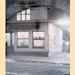 Weinhaus: Fotografien 1977-1984
Leo Kandl
€ 40,00 Weinhaus: Fotografien 1977-1984
Leo Kandl
€ 40,00