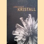 Lebendiger Kristall: Die Kristallfotografie der Neuen Sachlichkeit zwischen Ästhetik, Weltanschauung und Wissenschaft
Christiane Stahl
€ 15,00 Lebendiger Kristall: Die Kristallfotografie der Neuen Sachlichkeit zwischen Ästhetik, Weltanschauung und Wissenschaft
Christiane Stahl
€ 15,00