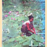 The Lotus Flower: A Textile Hidden in the Water door Loro Piana