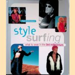 Style Surfing: What to Wear in the 3rd Millennium
Ted Polhemus
€ 10,00 Style Surfing: What to Wear in the 3rd Millennium
Ted Polhemus
€ 10,00