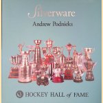 Silverware: Hockey Hall of Fame
Andrew Podnieks
€ 10,00 Silverware: Hockey Hall of Fame
Andrew Podnieks
€ 10,00