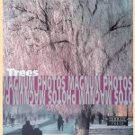 Trees: Photographs of Magnum Photos = Arbres: Photographies de Magnum Photos = Bäume: Fotografien von Magnum Photos door Jean-Claude Dubost