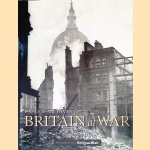 Britain at War door Maureen Hill
