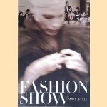 Fashion Show: Paris Style door Pamela Grumback e.a.