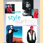 Style Surfing: What to Wear in the 3rd Millennium
Ted Polhemus
€ 10,00 Style Surfing: What to Wear in the 3rd Millennium
Ted Polhemus
€ 10,00