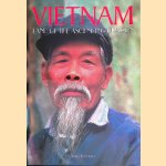 Vietnam: Land of the Ascending Dragon door Lim Kwee Lan
