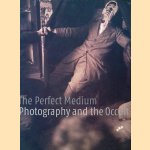 The Perfect Medium: Photography and the Occult
Clément Chéroux e.a.
€ 125,00