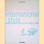 International style: Modernist Architecture From 1925-1965
Hasan-Uddin Khan
€ 12,50 International style: Modernist Architecture From 1925-1965
Hasan-Uddin Khan
€ 12,50