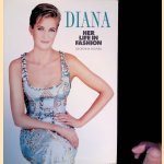 Diana: Her Life in Fashion
Georgina Howell
€ 10,00 Diana: Her Life in Fashion
Georgina Howell
€ 10,00