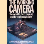 The Working Camera: The World's First Pop-up Guide to Photography door John Hedgecoe e.a.