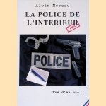 La police de l'int&eacute;rieur: vue d'en bas... door Alwin Moreau