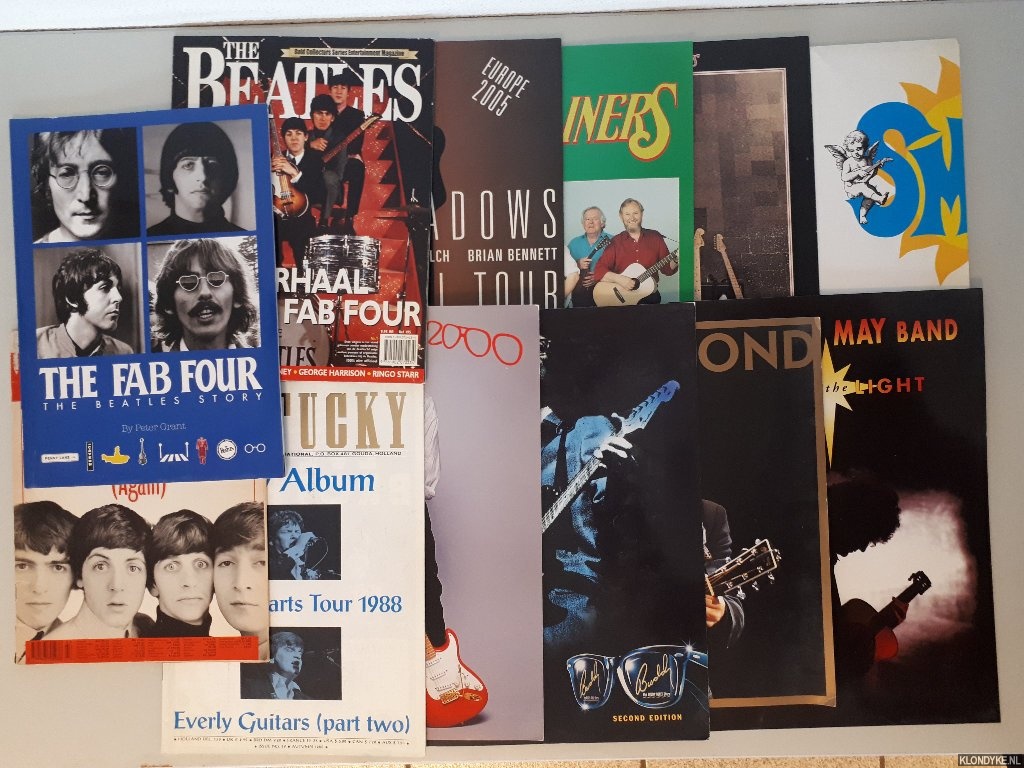 Various - Several Tour Guides: Brian Wilson; The Shadows; The Dubliners; The Brian May Band; Neil Diamond