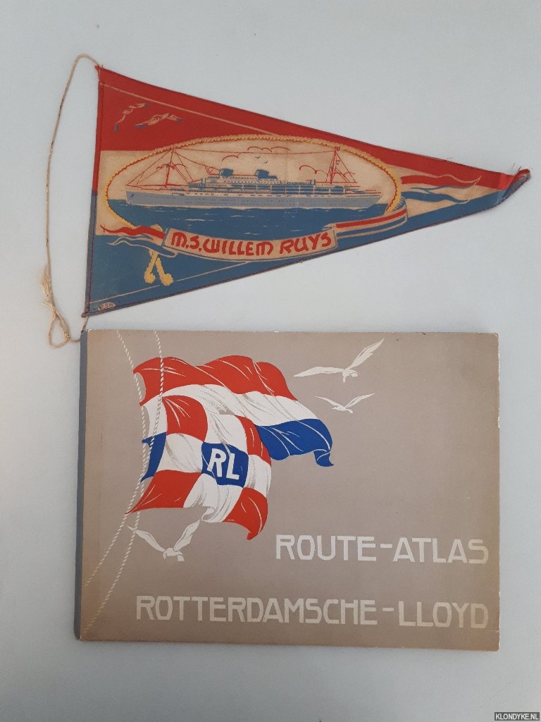 Jongh G.J.J. de - Route-atlas van de Rotterdamsche Lloyd + Vlaggetje van de M.S. Willem Ruys