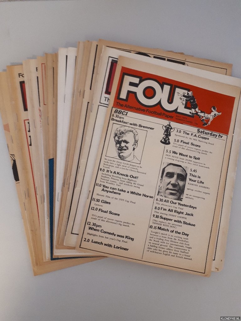 Tongue, Steve & Alan Stewart - Foul: The Alternative Football Paper (22 issues)