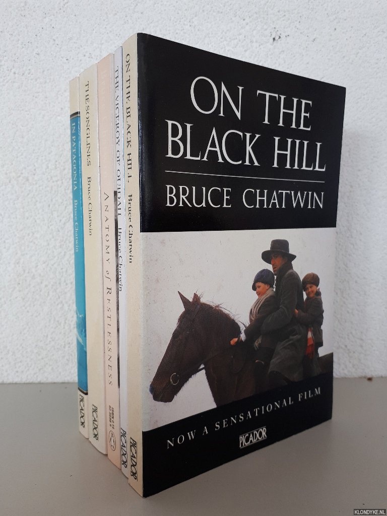 Chatwin, Bruce - 1) On the Black Hill; 2) The Viceroy of Ouidah; 3) Anatomy of Restlessness; 4) The Songlines; 5) In Patagonia (5 volumes)