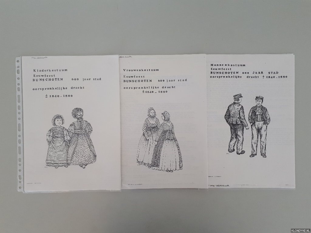 Eeuwfeest Bunschoten: 600 jaar stad - Oorspronkelijke dracht +/- 1840-1880: Kinderkostuum; Vrouwenkostuum; Mannenkostuum (3 delen)